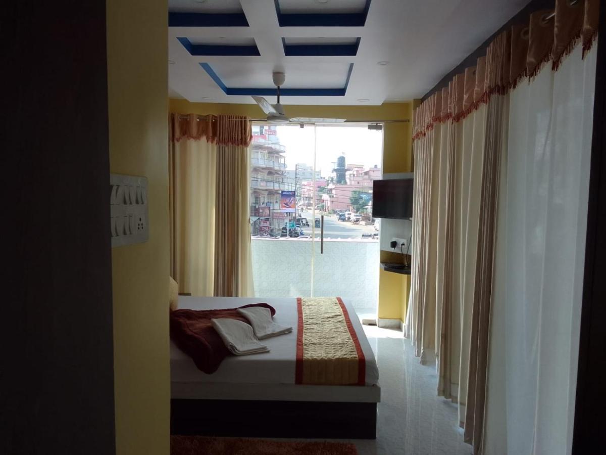 Hotel Rajmahal Tarapith Bagian luar foto